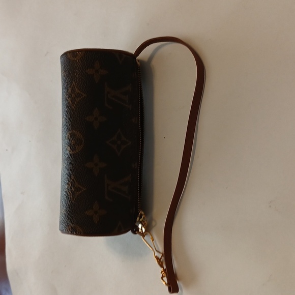 LOUIS VUITTON Pouch - Picture 2 of 7